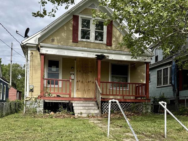113 NE ROCK ISLAND Avenue, Peoria, IL 61603
