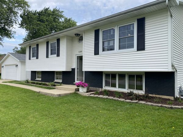 1244 Walnut Avenue , Hanover Park, IL 60133