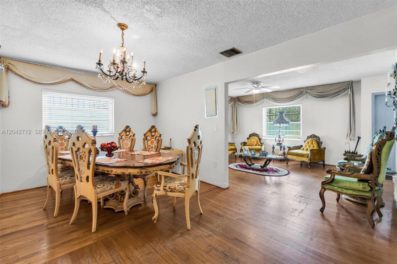 3260 SW 2nd St , Miami, FL 33135 Photo