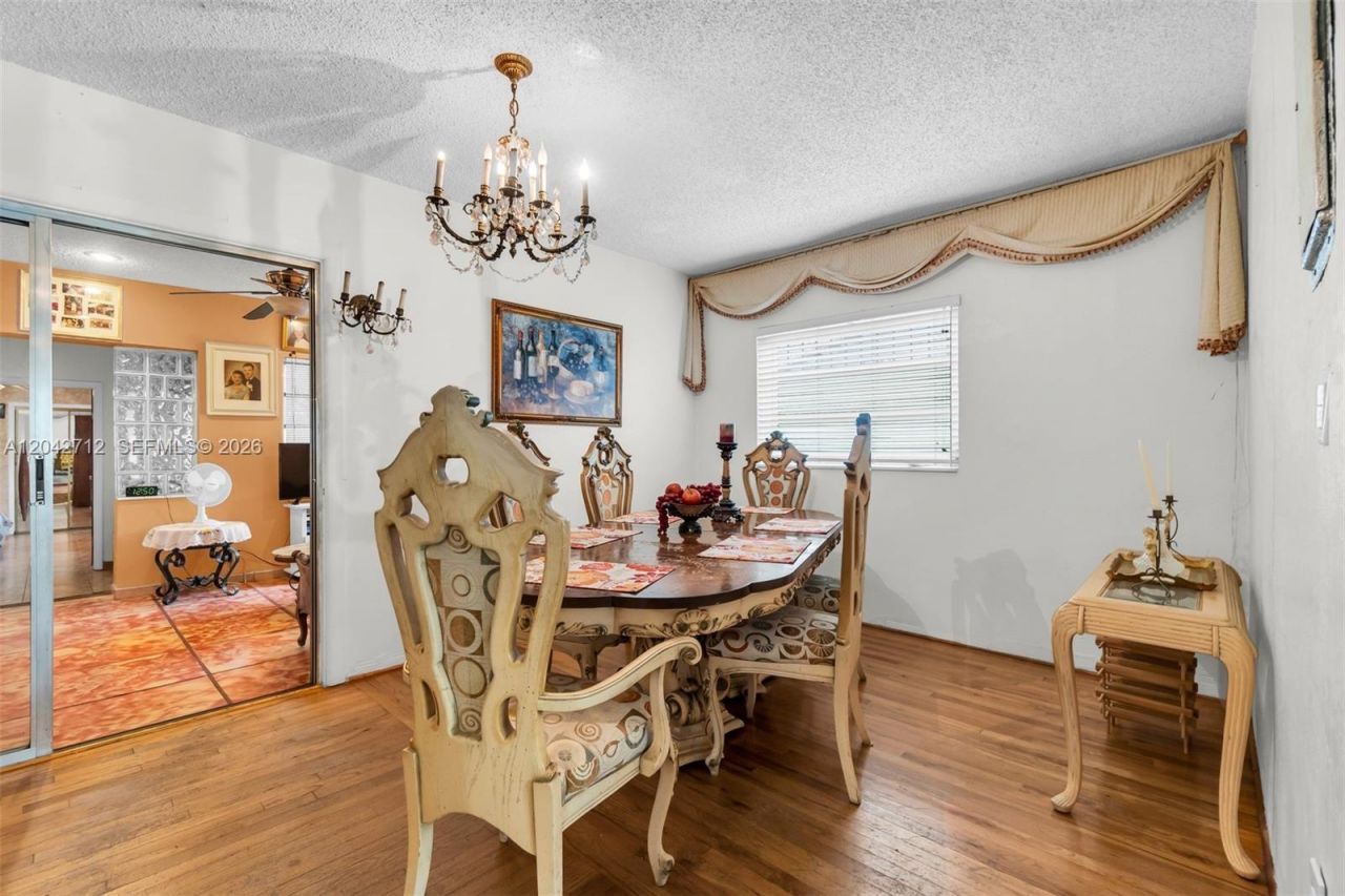 3260 SW 2nd St , Miami, FL 33135 Photo