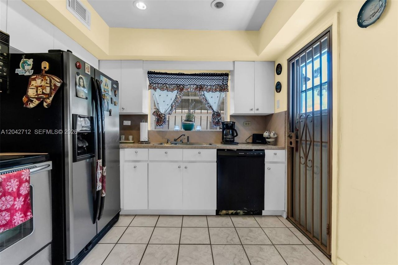 3260 SW 2nd St , Miami, FL 33135 Photo