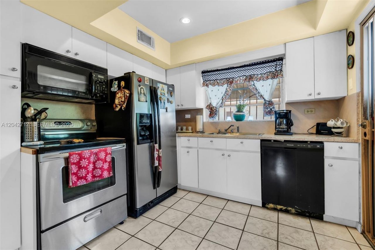 3260 SW 2nd St , Miami, FL 33135 Photo