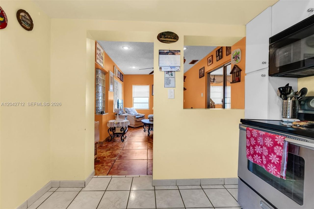 3260 SW 2nd St , Miami, FL 33135 Photo