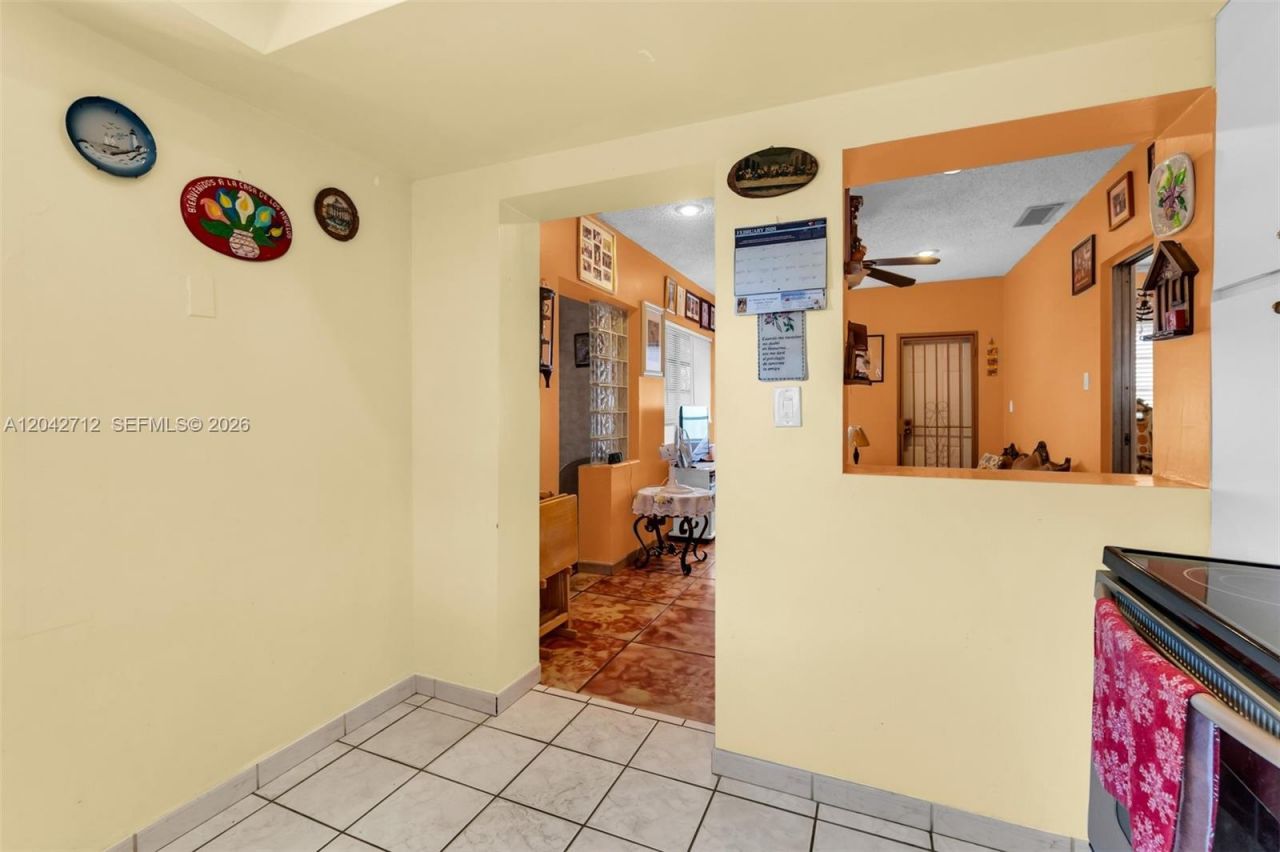 3260 SW 2nd St , Miami, FL 33135 Photo