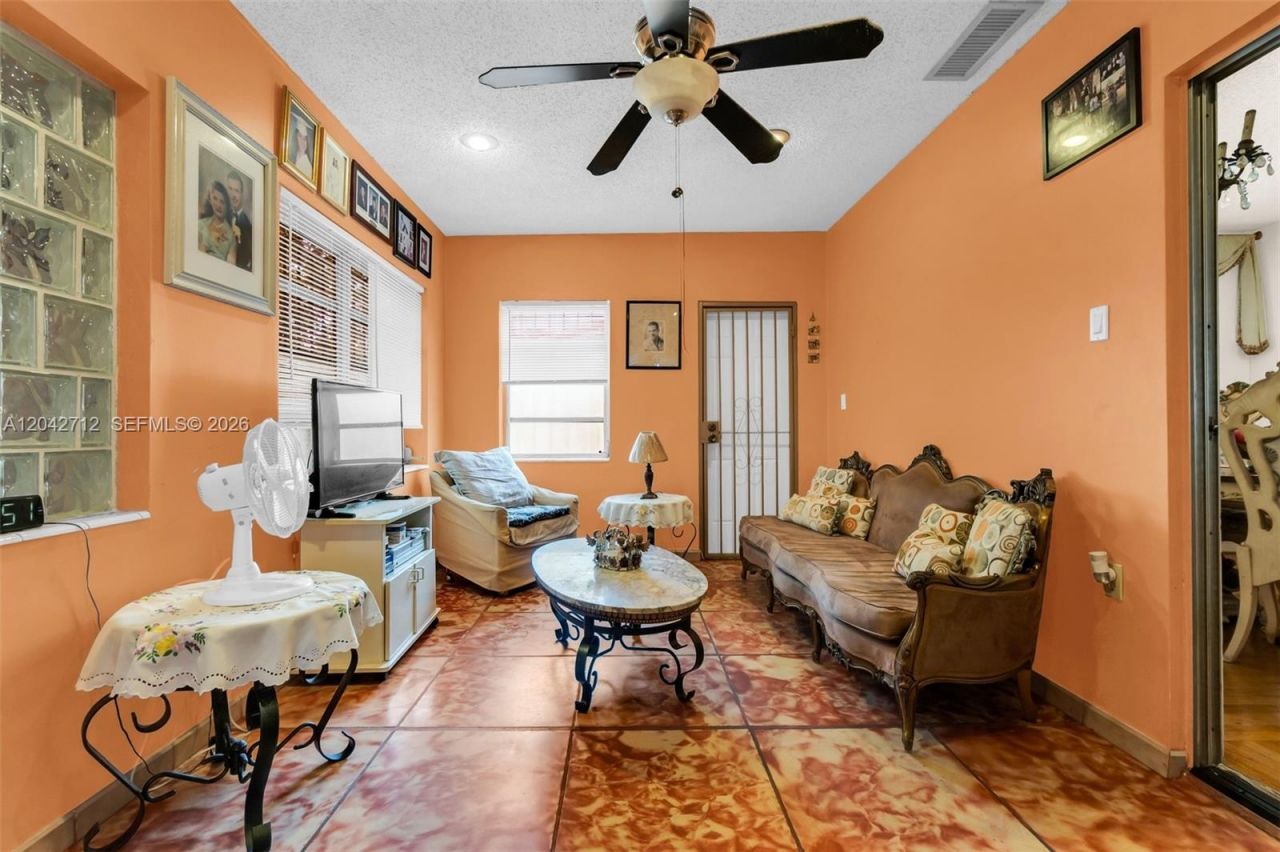 3260 SW 2nd St , Miami, FL 33135 Photo