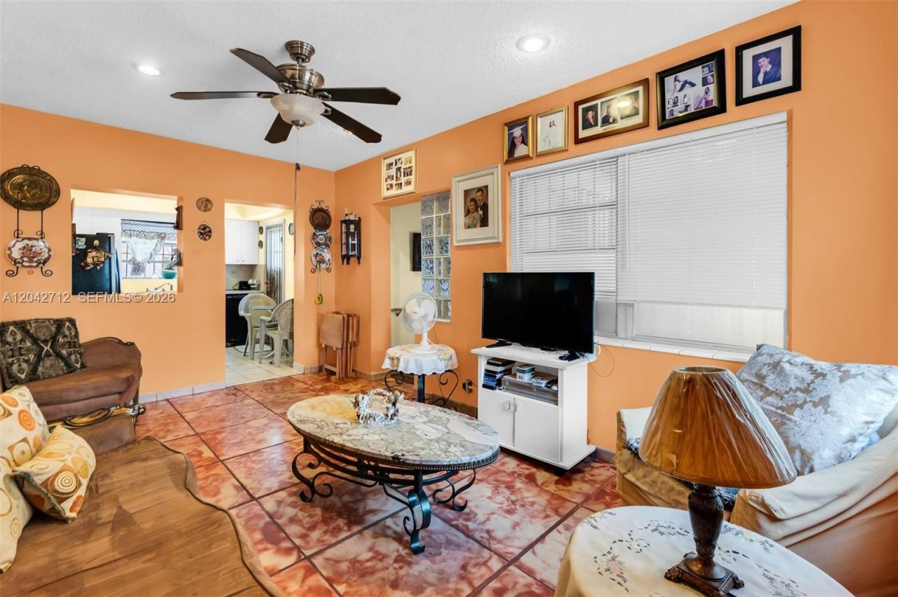 3260 SW 2nd St , Miami, FL 33135 Photo