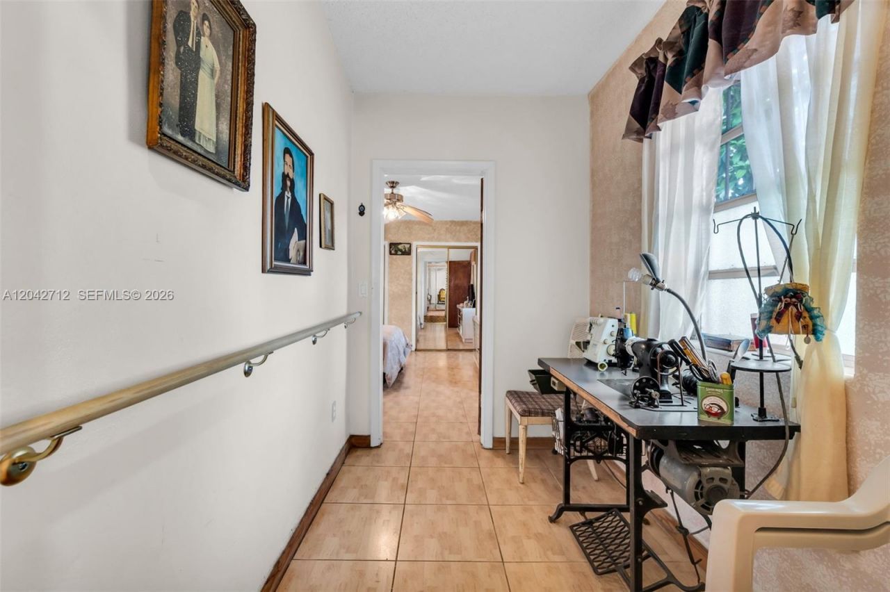 3260 SW 2nd St , Miami, FL 33135 Photo