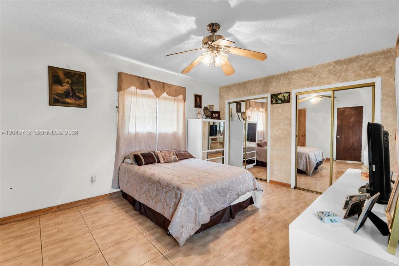 3260 SW 2nd St , Miami, FL 33135 Photo