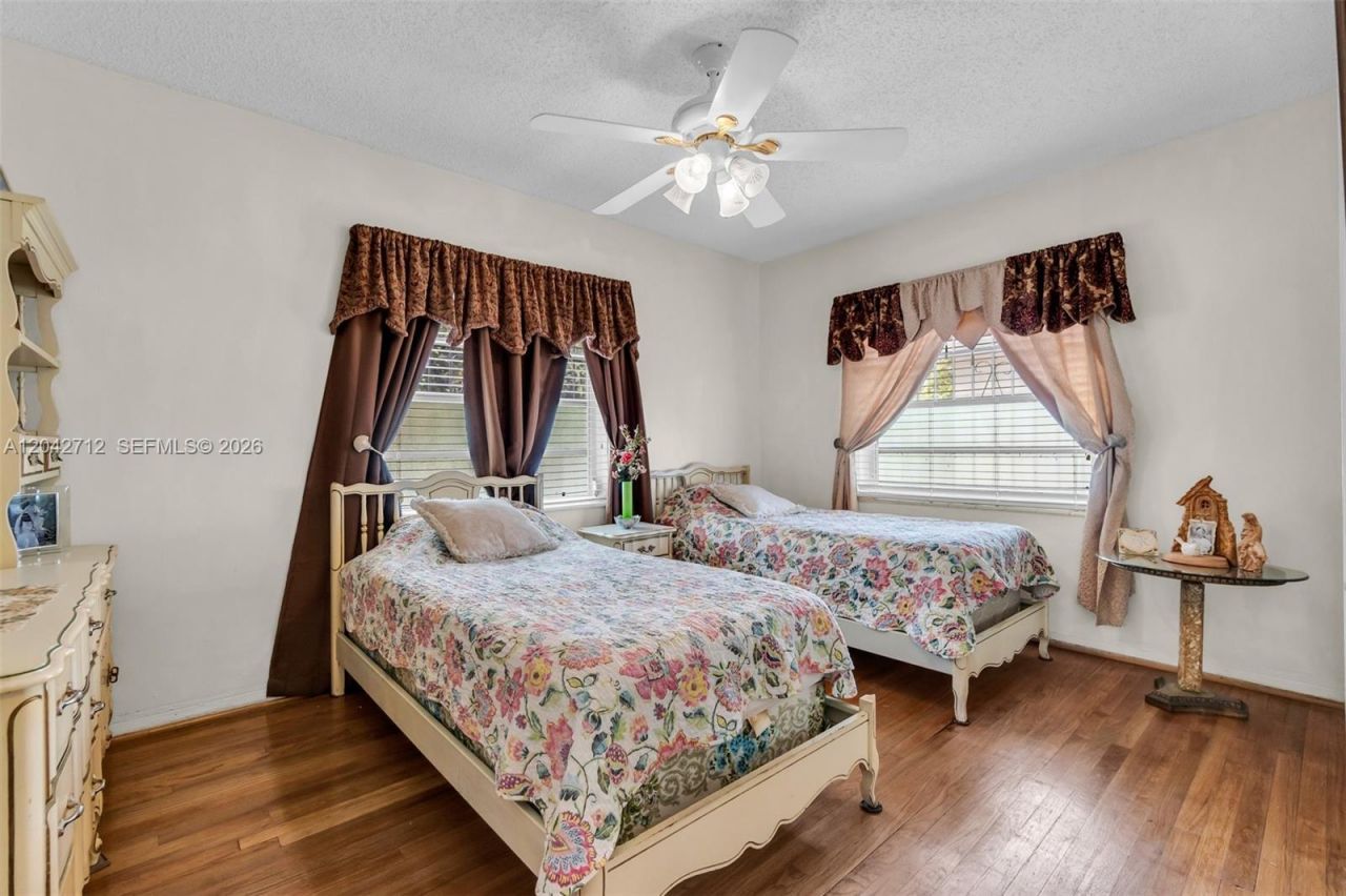 3260 SW 2nd St , Miami, FL 33135 Photo