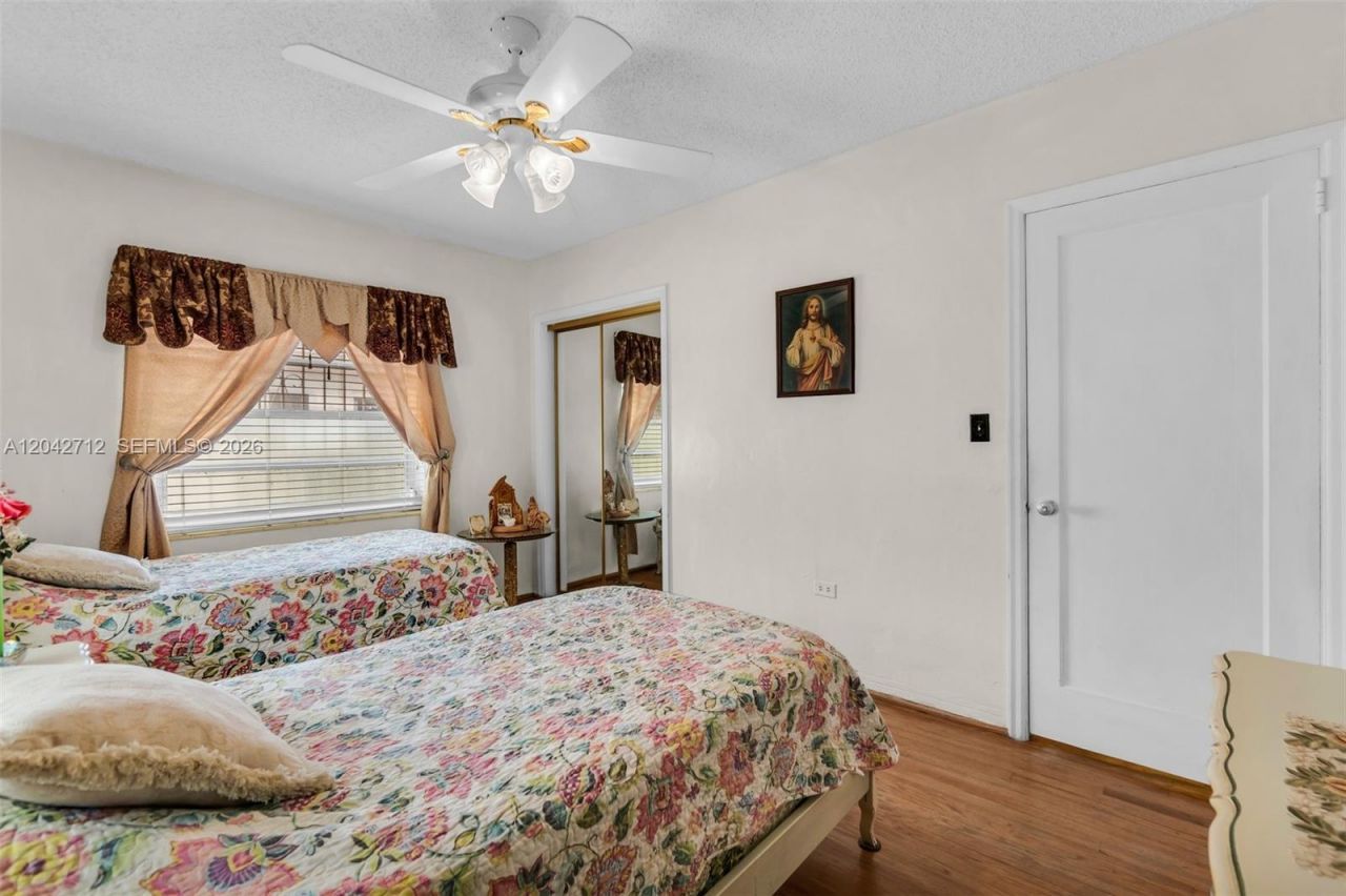 3260 SW 2nd St , Miami, FL 33135 Photo