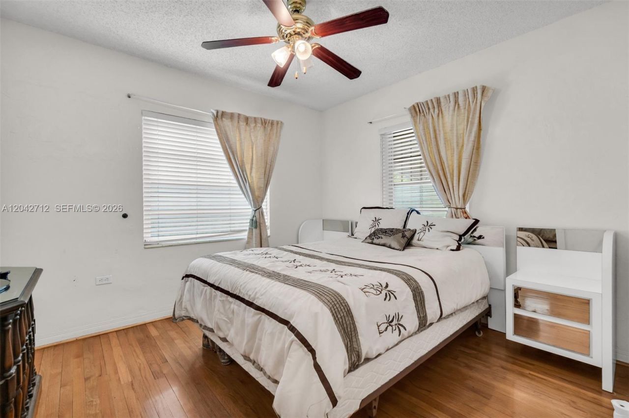 3260 SW 2nd St , Miami, FL 33135 Photo