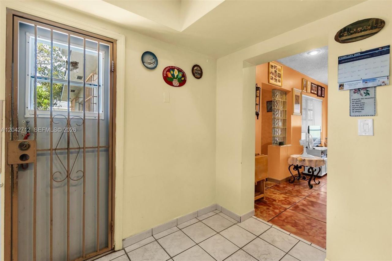 3260 SW 2nd St , Miami, FL 33135 Photo