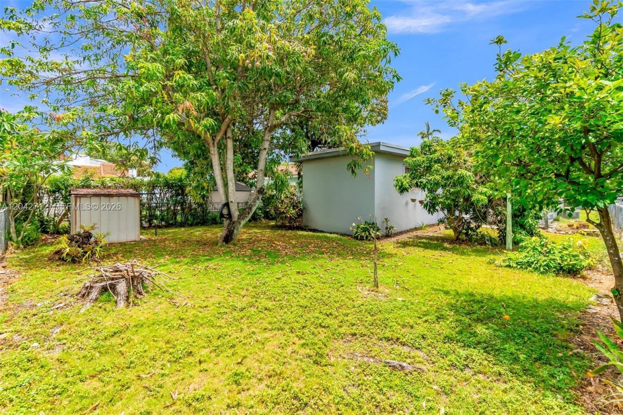 3260 SW 2nd St , Miami, FL 33135 Photo
