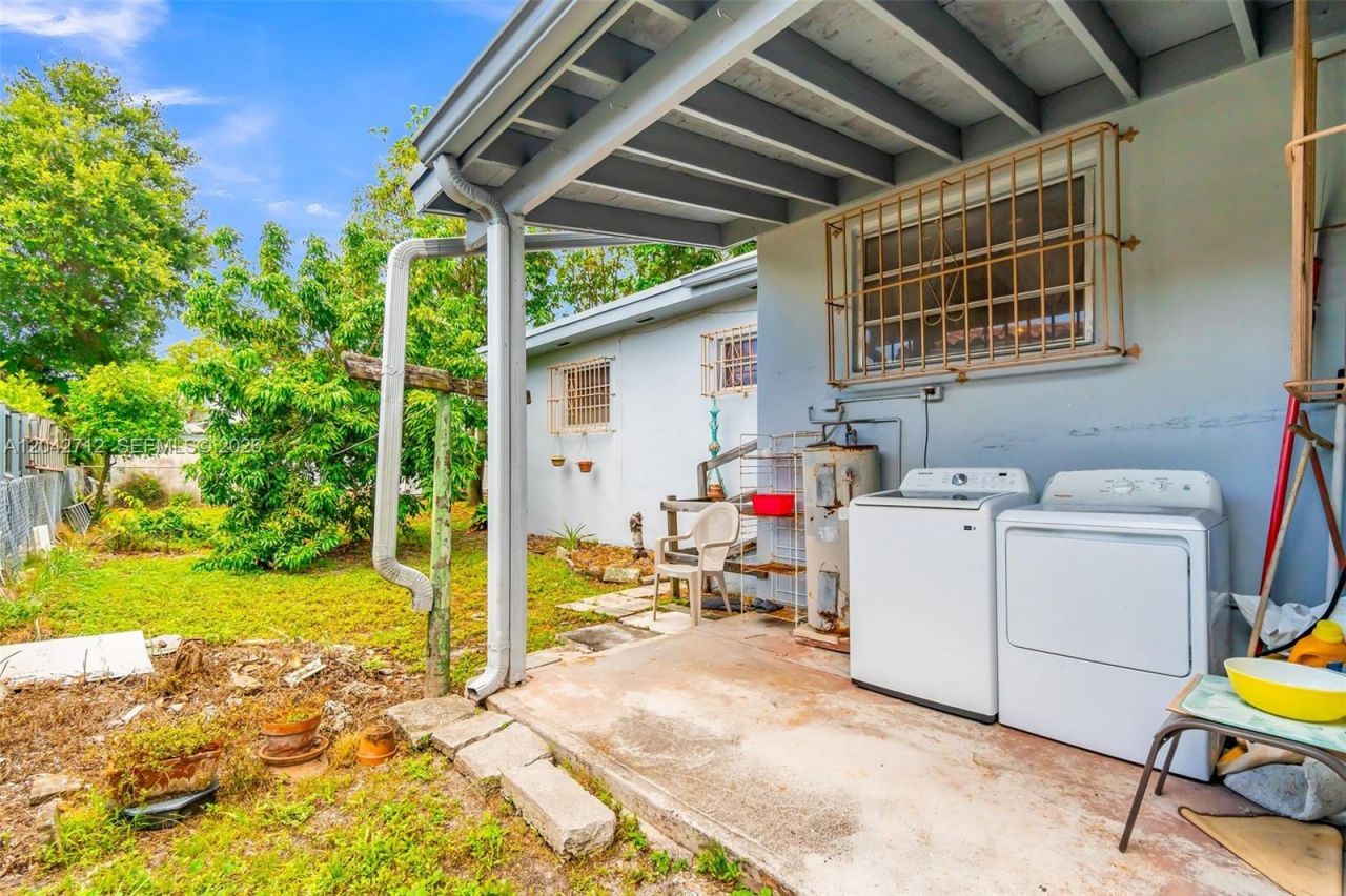 3260 SW 2nd St , Miami, FL 33135 Photo