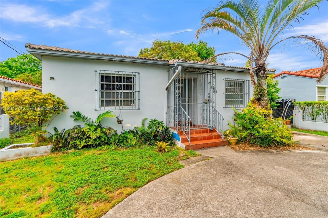 3260 SW 2nd St , Miami, FL 33135 Photo