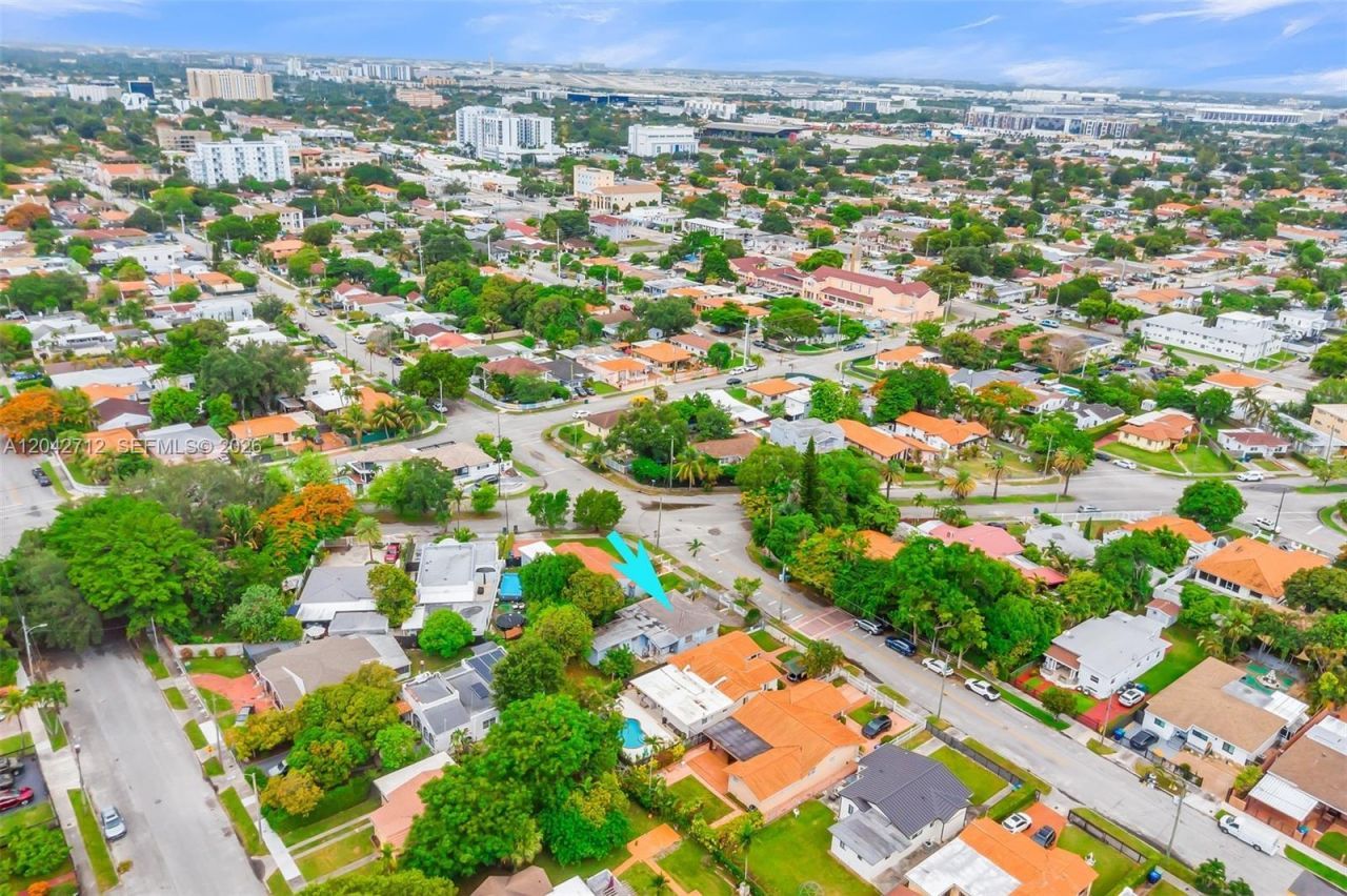 3260 SW 2nd St , Miami, FL 33135 Photo