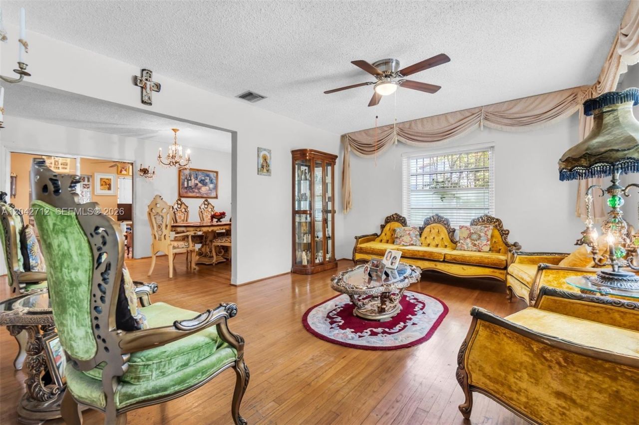 3260 SW 2nd St , Miami, FL 33135 Photo