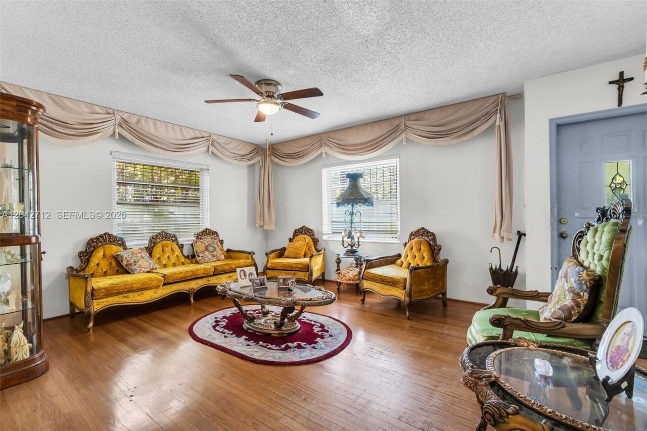 3260 SW 2nd St , Miami, FL 33135 Photo