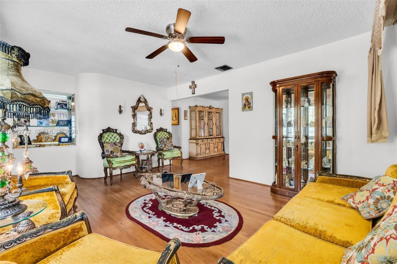 3260 SW 2nd St , Miami, FL 33135 Photo