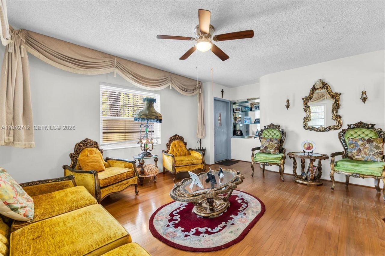 3260 SW 2nd St , Miami, FL 33135 Photo