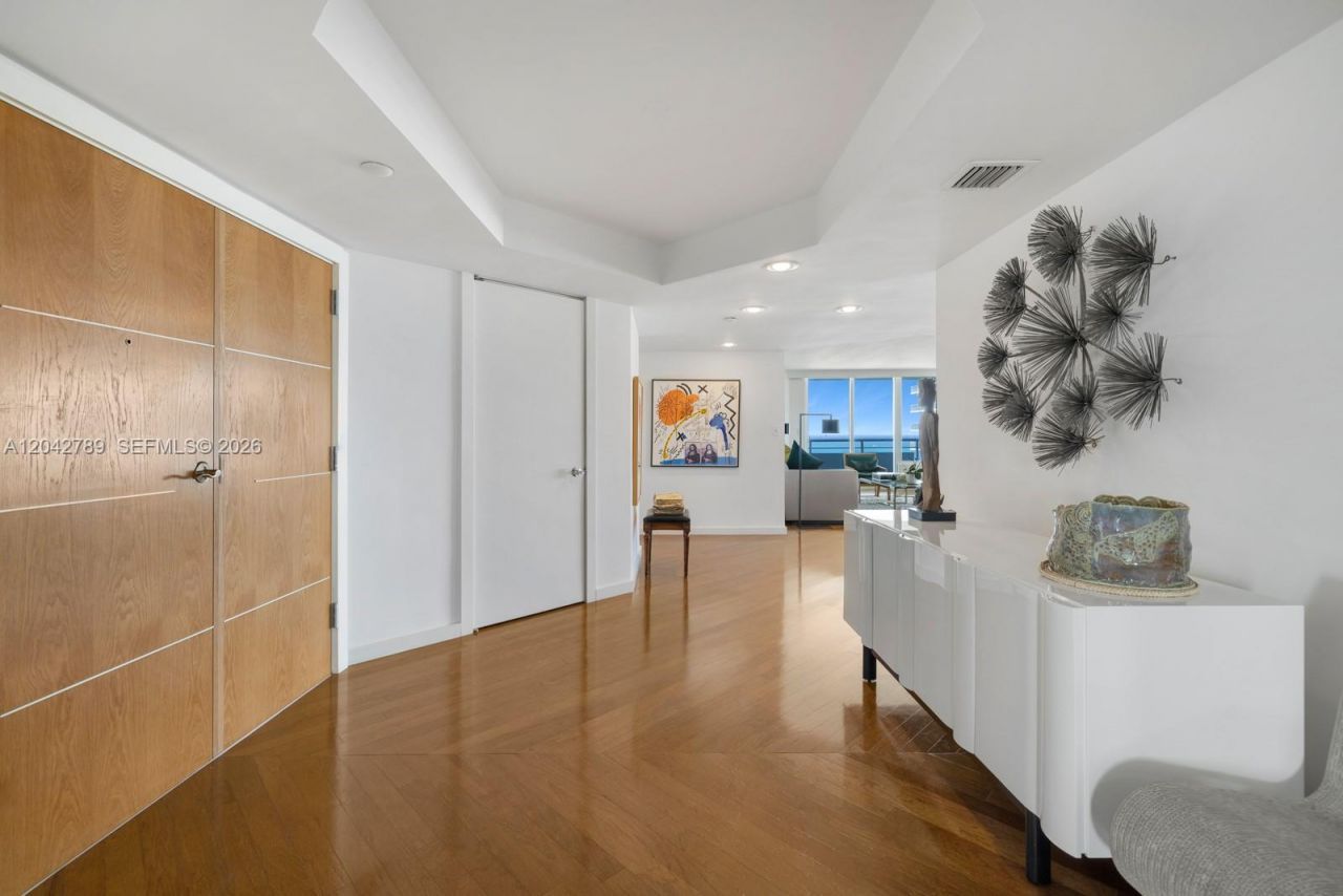 400 S Pointe Dr, Unit 1503/04, Miami Beach, FL 33139 Photo