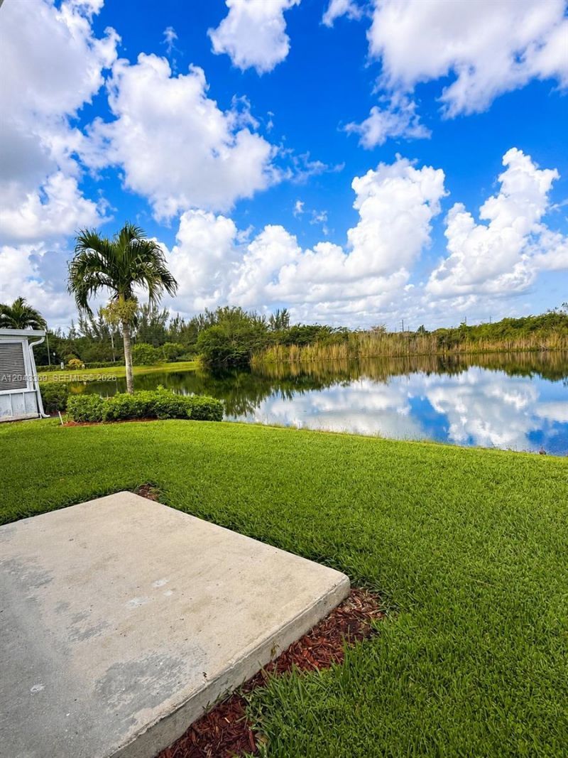 690 SE 22nd Ln , Homestead, FL 33033 Photo