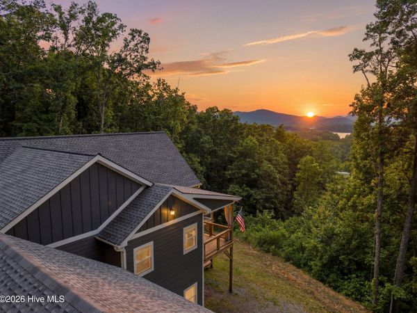 154 Blueberry Hill, Hayesville, NC 28904