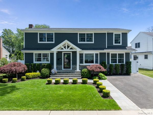 565 Kell Place , Seaford, NY 11783