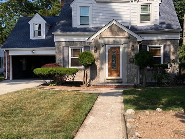 12 Maryland Avenue , Freeport, NY 11520