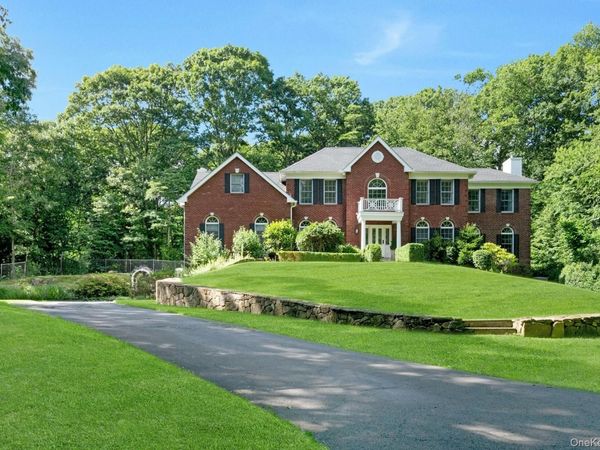 32 Split Rock Road, Pound Ridge, NY 10576