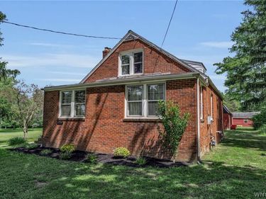 6729 Black Road, Derby, NY 14047