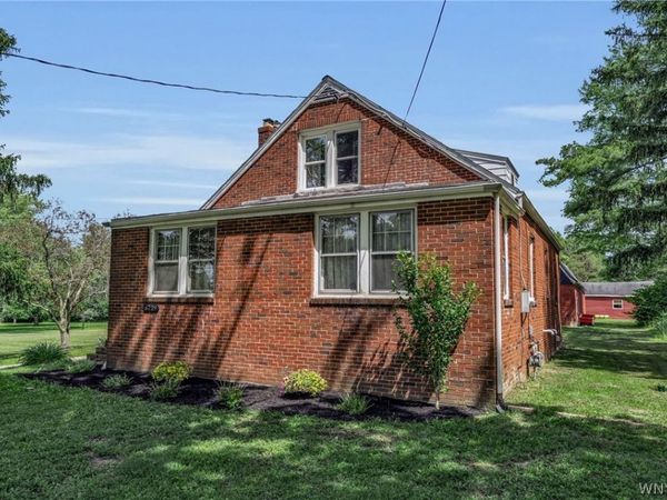 6729 Black Road , Derby, NY 14047