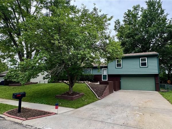 1607 W 28 Terrace, Lawrence, KS 66046