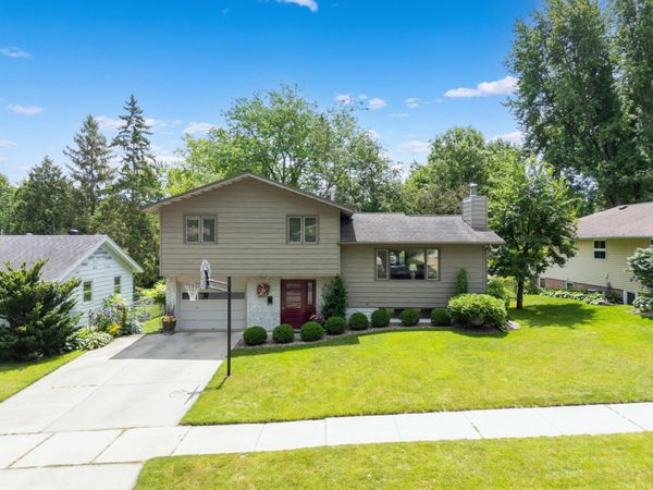 1214 29th Street NW, Rochester, MN 55901