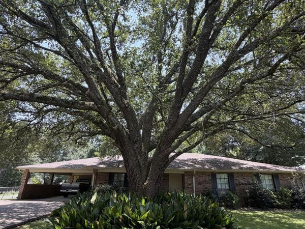 1201 Broad, DeRidder, LA 70634