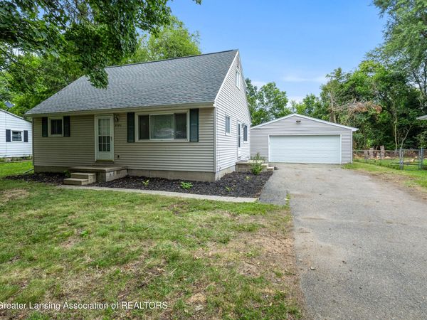 2290 Park Lane, Holt, MI 48842