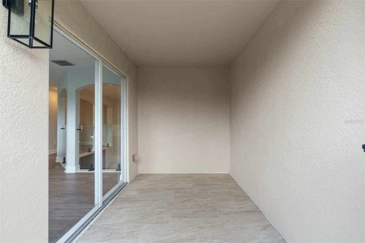 8412 Dunham Station Drive, Tampa, FL 33647 Photo