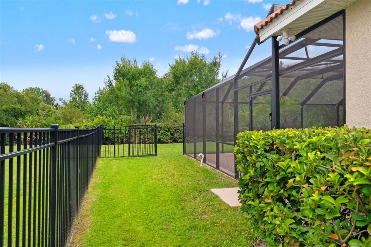 8412 Dunham Station Drive, Tampa, FL 33647 Photo