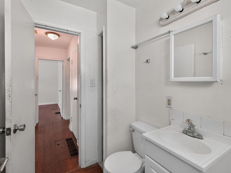 2475 Azelda Street , Columbus, OH 43211 Photo 11
