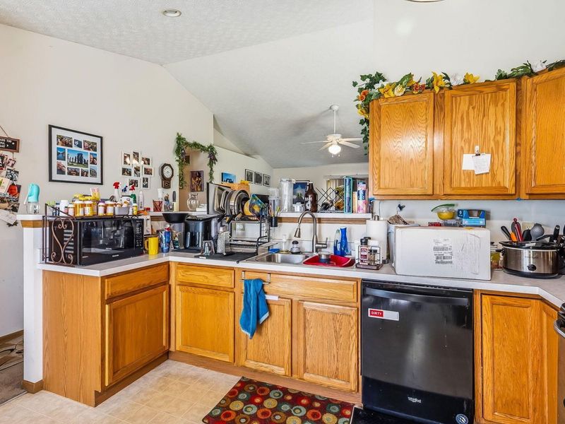 1414 Gray Meadow Drive, Columbus, OH 43223 Photo 12