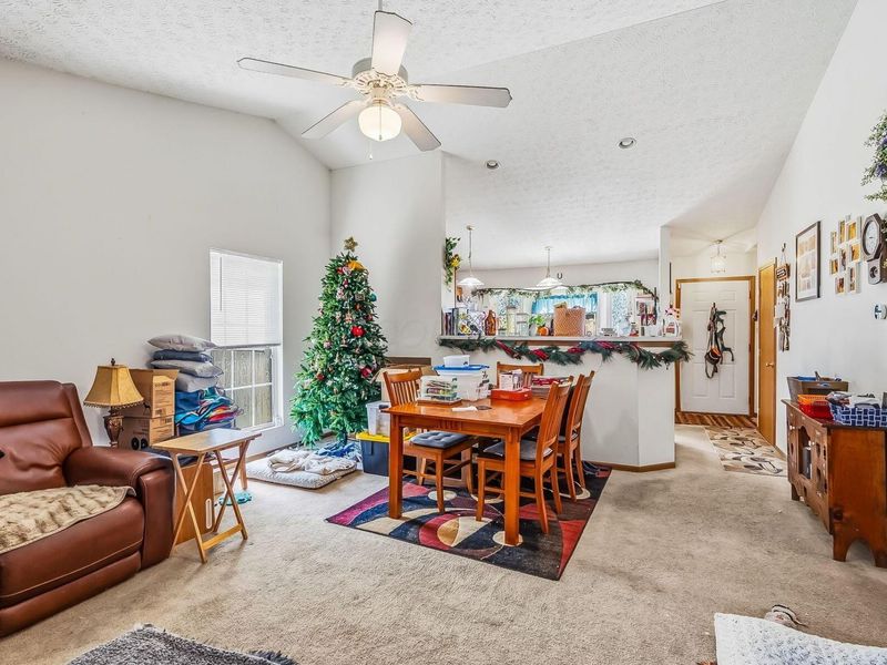 1414 Gray Meadow Drive, Columbus, OH 43223 Photo 7