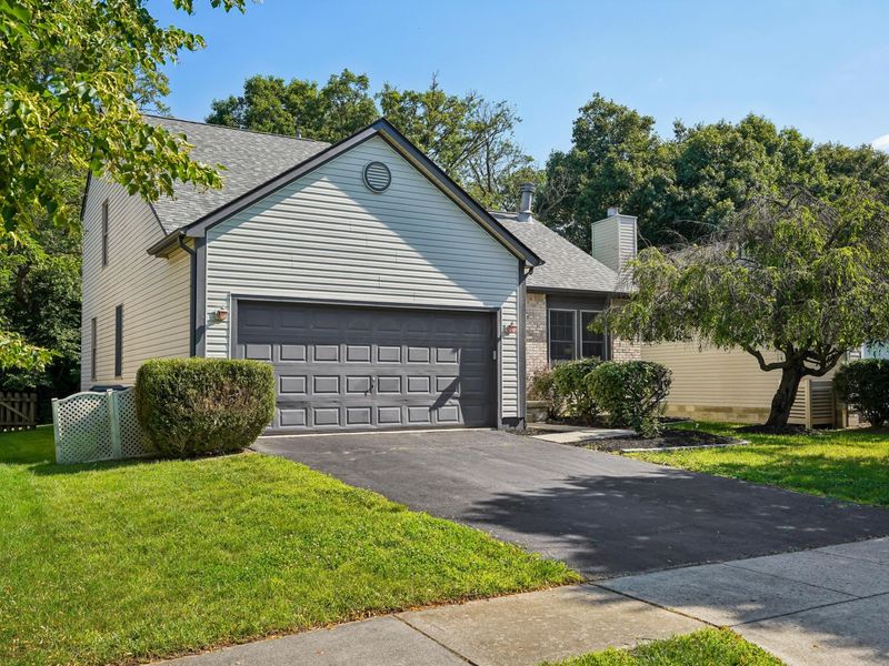3472 Brook Spring Drive, Grove City, OH 43123 Photo 3