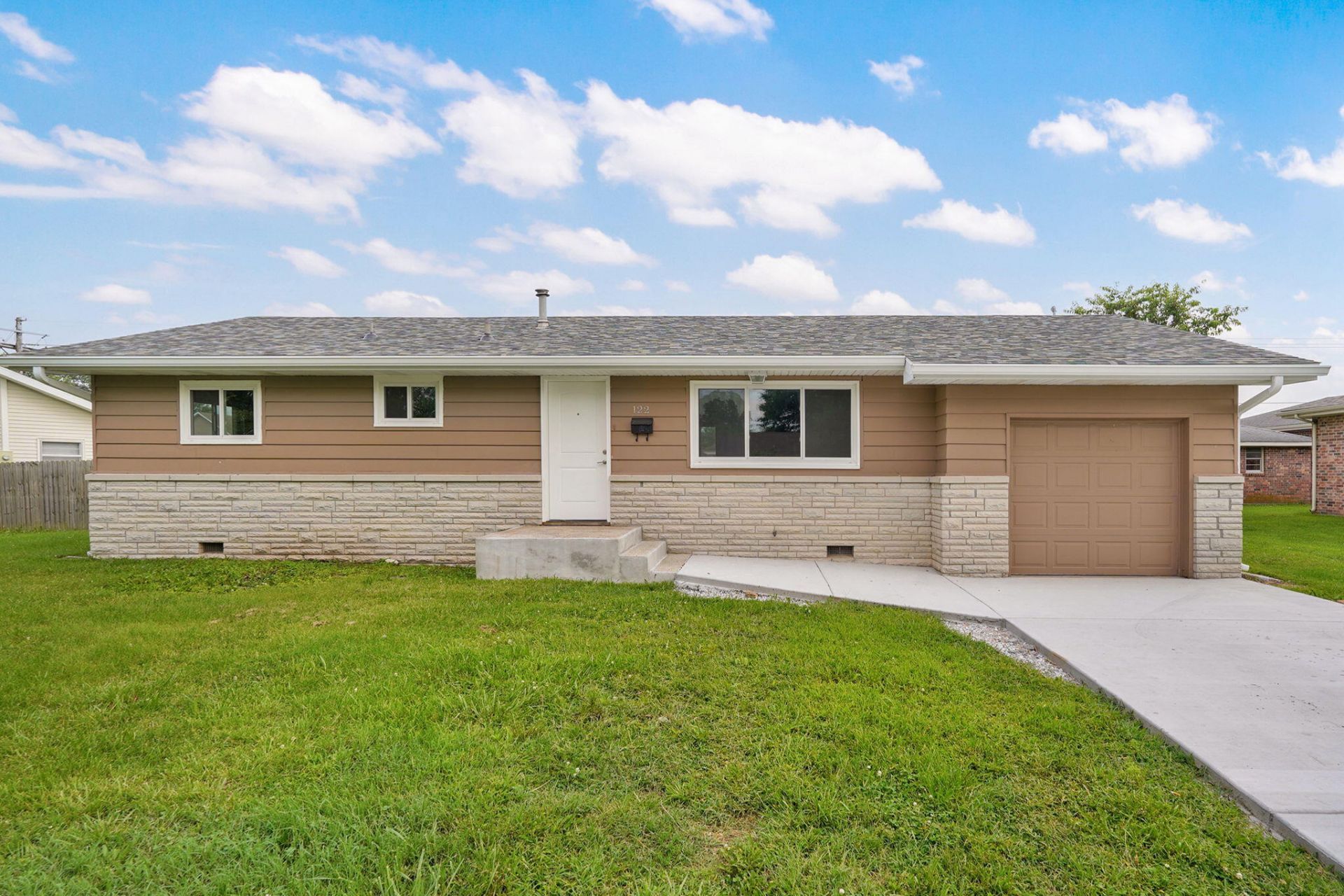 122 W Charles Street, Republic, MO 65738 Main Photo