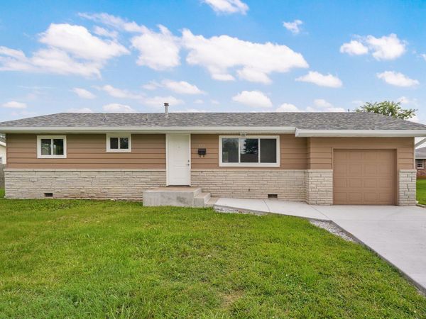 122 W Charles Street , Republic, MO 65738