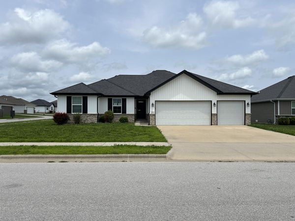 2803 E Auburn Hills Street, Republic, MO 65738