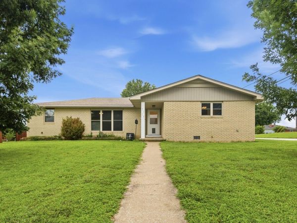2527 S Illinois Avenue, Joplin, MO 64804