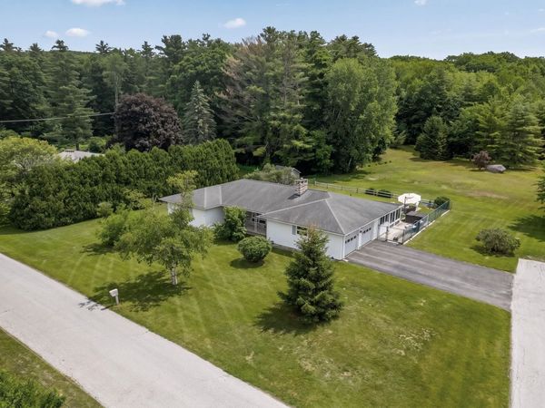 125 Maplewood Drive, Rutland Town, VT 05701