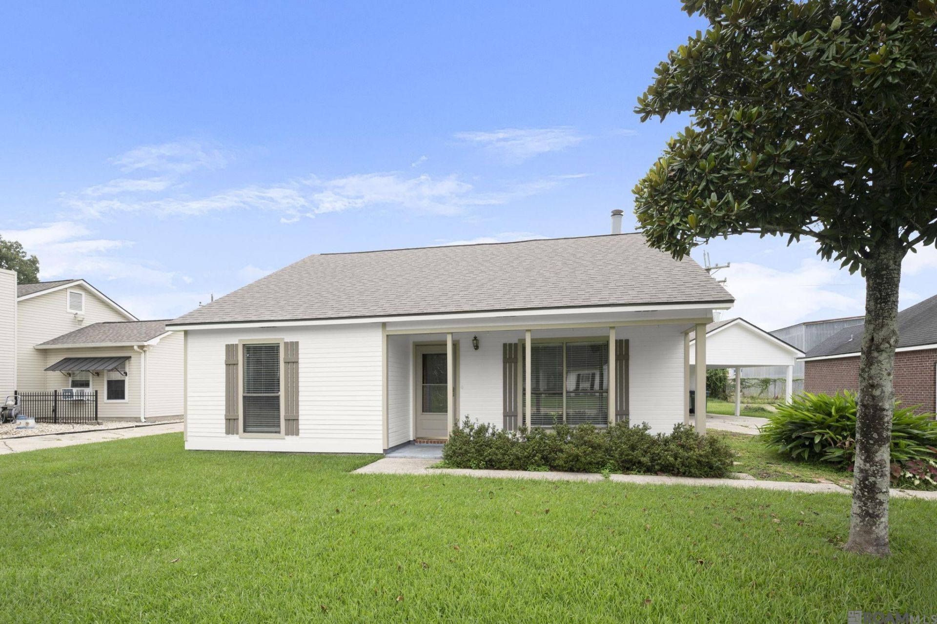 18468 Perkins Oak Rd, Prairieville, LA 70769 Main Photo