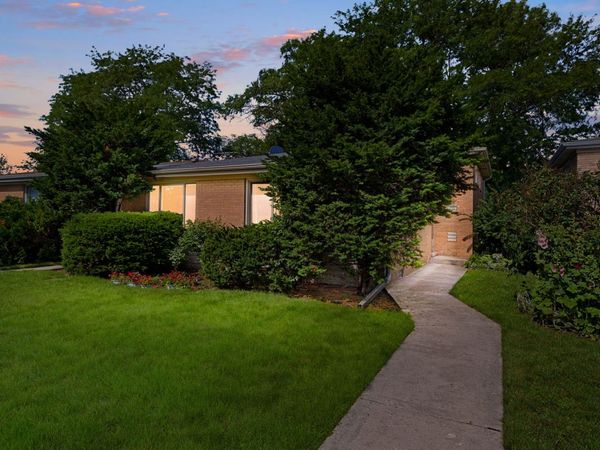 9306 Lavergne Avenue , Skokie, IL 60077