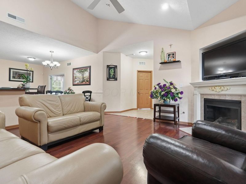 8004 Flint Run Place, Unit 15, Columbus, OH 43235 Photo 10